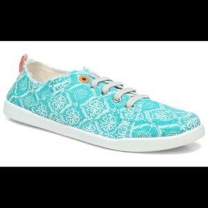 VIONIC Beach Collection Pismo Lace-Up Sneaker